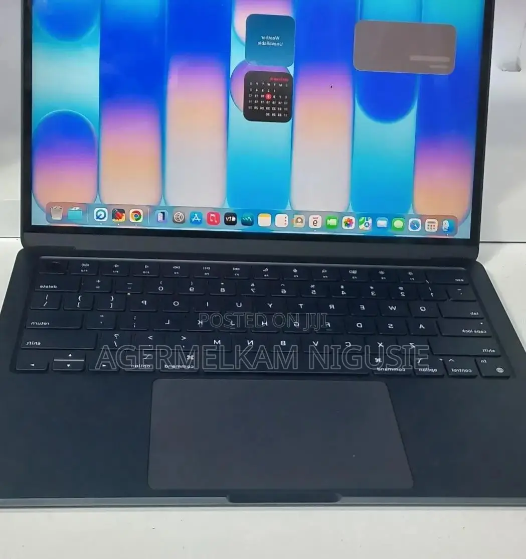 New Laptop Apple MacBook Air 2022 M2 8GB AMD A10 SSD 512GB