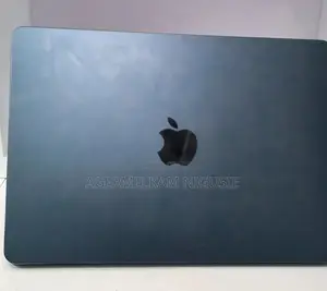 New Laptop Apple MacBook Air 2022 M2 8GB AMD A10 SSD 512GB