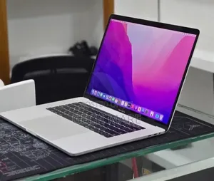 New Laptop Apple MacBook Pro 2017 16GB Intel Core i7 SSD 512GB