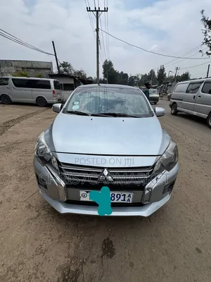 Mitsubishi Attrage 2021 Silver
