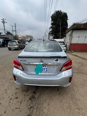 Mitsubishi Attrage 2021 Silver