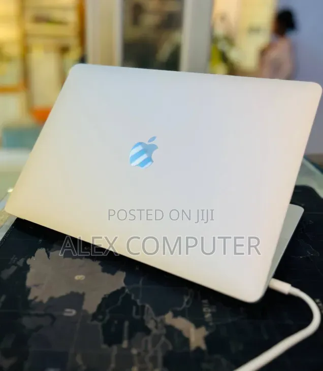 New Laptop Apple MacBook Pro 2020 M1 16GB Apple M1 SSD 256GB