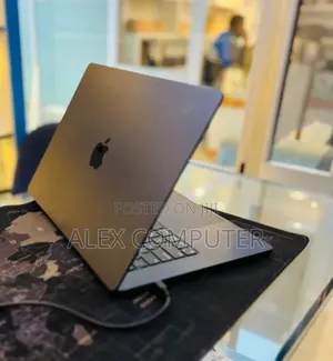 New Laptop Apple MacBook Air 2024 M3 8GB Apple M3 SSD 256GB