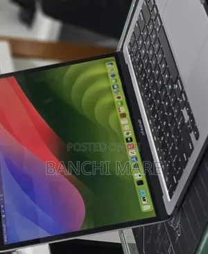 New Laptop Apple MacBook Pro 2020 M1 8GB Apple M1 SSD 512GB