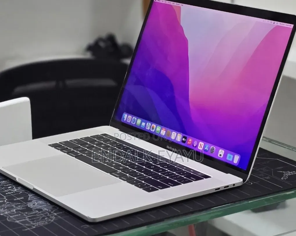 New Laptop Apple MacBook Pro 2017 16GB Intel Core i7 SSD 512GB