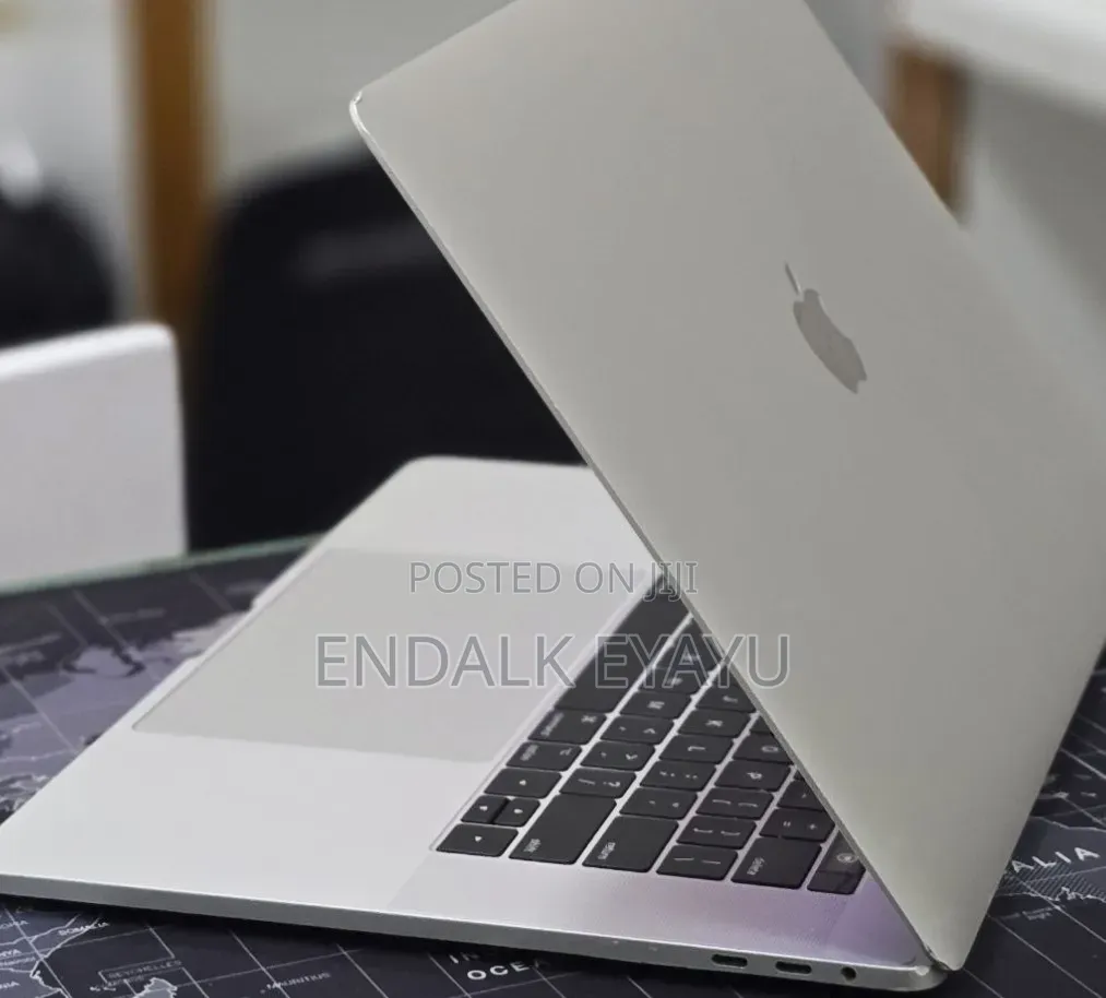 New Laptop Apple MacBook Pro 2017 16GB Intel Core i7 SSD 512GB