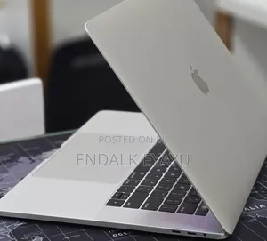 New Laptop Apple MacBook Pro 2017 16GB Intel Core i7 SSD 512GB