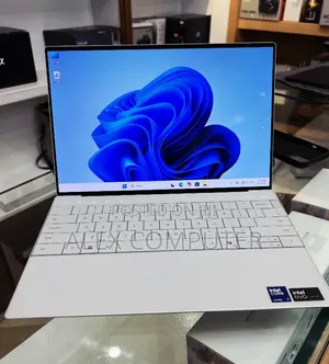 New Laptop Dell XPS 13 16GB Intel Core Ultra 7 SSD 512GB