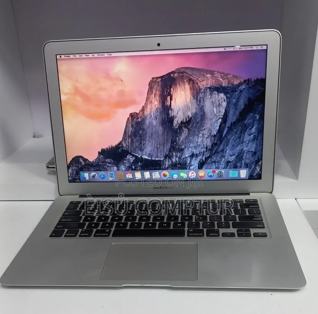 New Laptop Apple MacBook Air 2017 8GB Intel Core i7 SSD 128GB