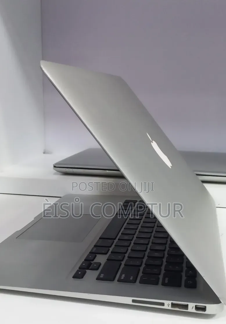 New Laptop Apple MacBook Air 2017 8GB Intel Core i7 SSD 128GB