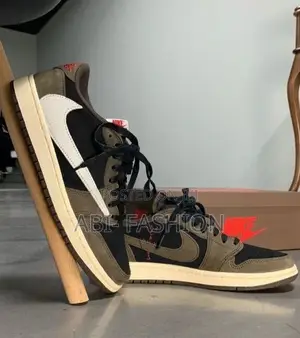 Travis Scott X Air Jordan 1 Low OG ‘Mocha’ Dark Brown