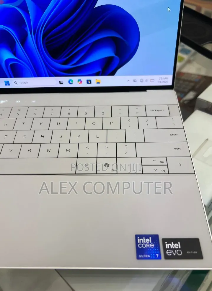 New Laptop Dell XPS 13 16GB Intel Core Ultra 7 SSD 512GB