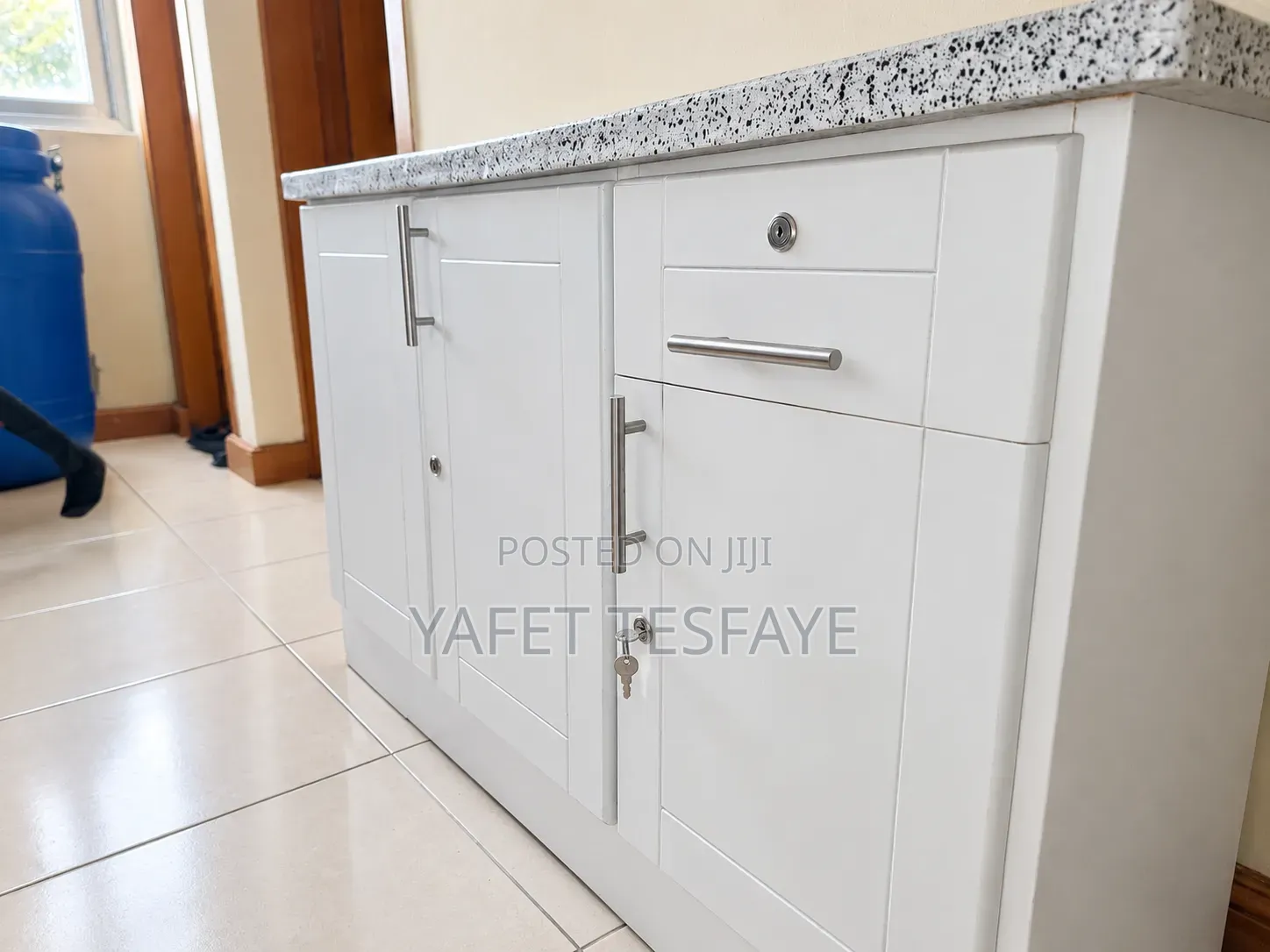 White Kitchen Cabinet