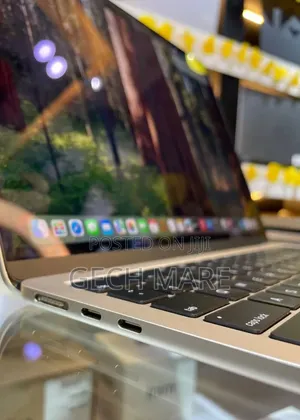 New Laptop Apple MacBook Air 2025 M4 16GB Intel SSD 512GB