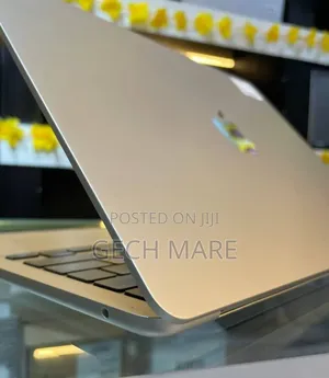 New Laptop Apple MacBook Air 2025 M4 16GB Intel SSD 512GB