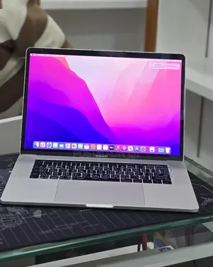 New Laptop Apple MacBook 2017 16GB Intel Core i7 SSD 512GB