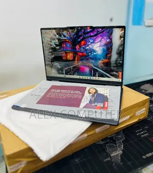 New Laptop Lenovo Yoga 7i 16GB Intel Core Ultra 7 SSD 1T