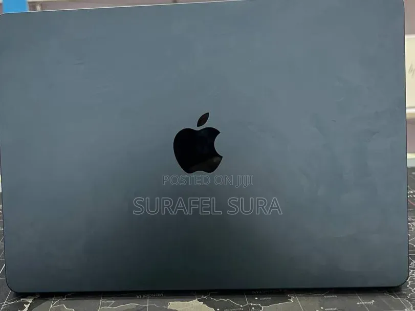New Laptop Apple MacBook Air 2022 M2 16GB Apple M2 SSD 512GB