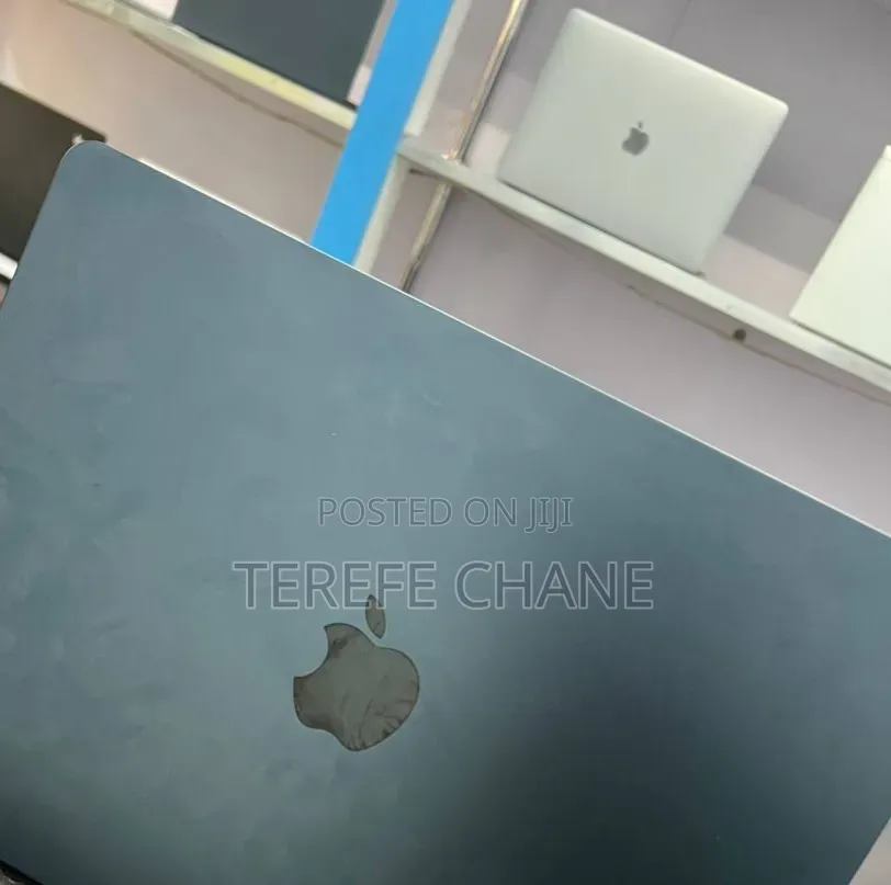 New Laptop Apple MacBook Air 2022 M2 16GB Apple M2 SSD 512GB