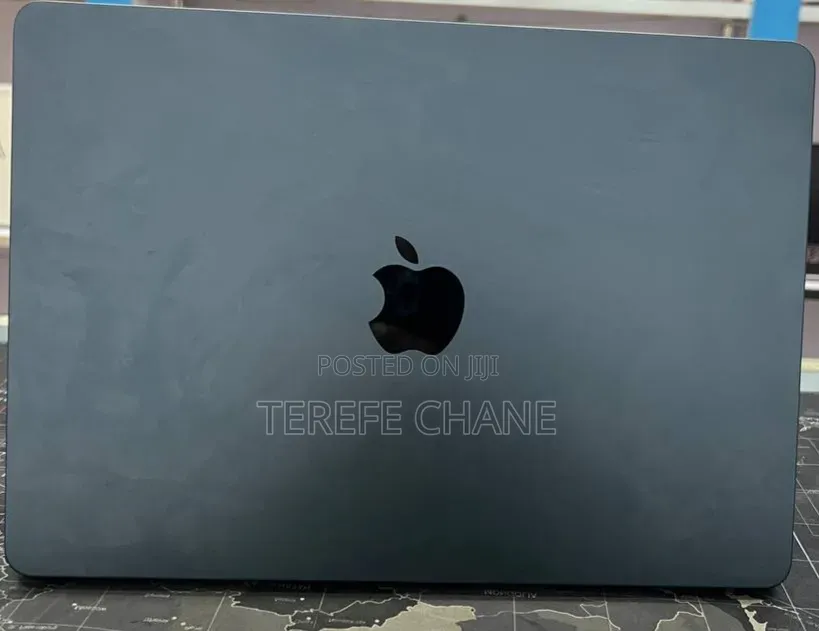 New Laptop Apple MacBook Air 2022 M2 16GB Apple M2 SSD 512GB