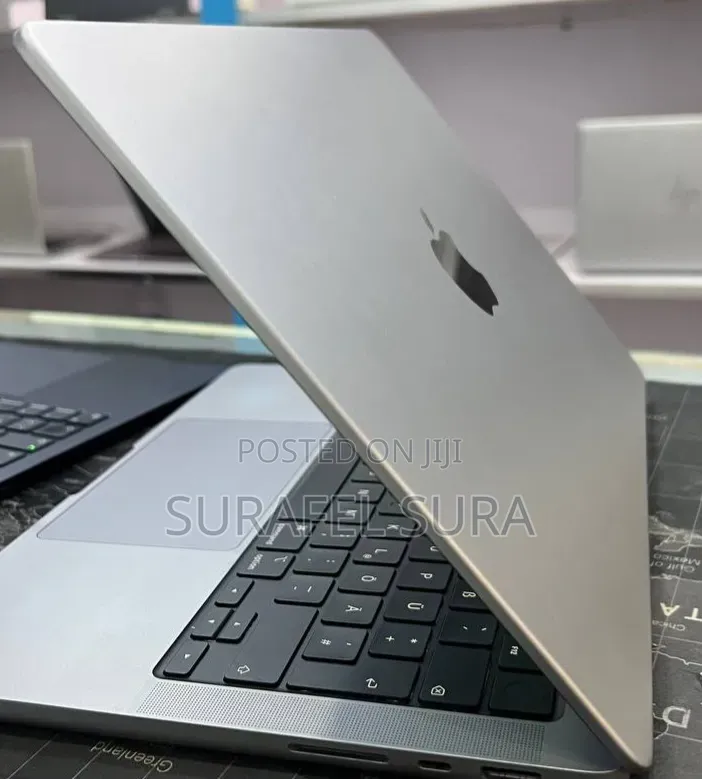 New Laptop Apple MacBook Pro 2021 M1 16GB Apple M1 Pro SSD 512GB