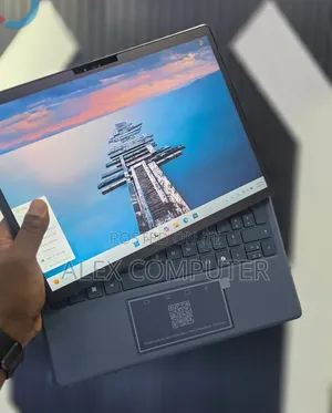 New Laptop Dell Latitude 7350 16GB Intel Core Ultra 7 SSD 512GB