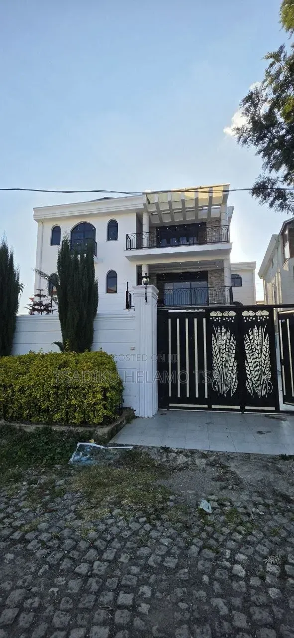 Furnished 9bdrm House in Semit Safar Sefer, Bole for sale