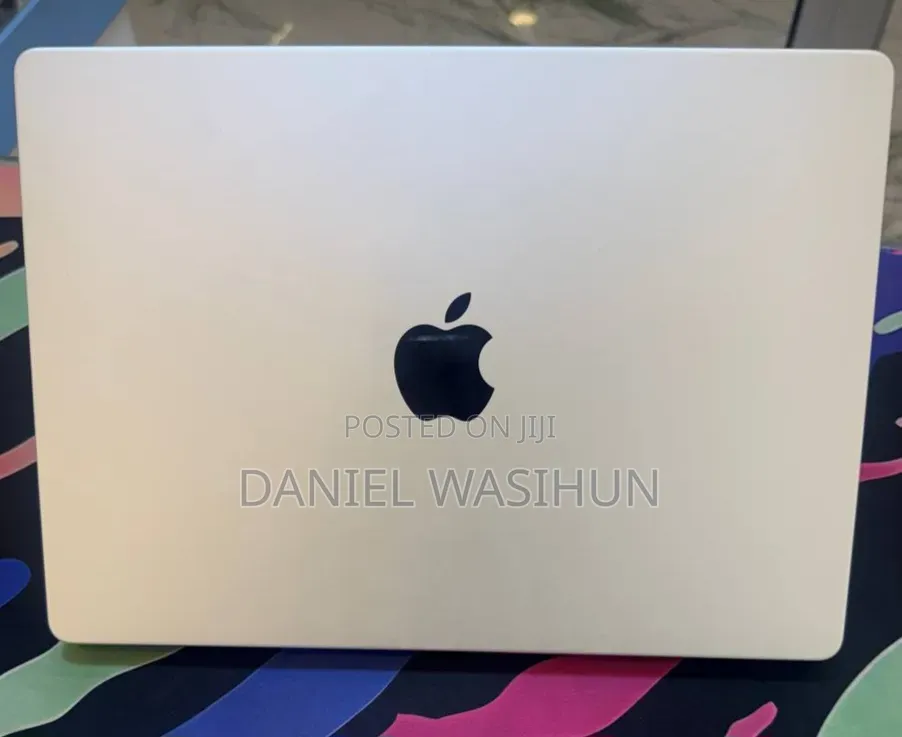 New Laptop Apple MacBook Pro 2021 M1 16GB Apple M1 Pro SSD 512GB