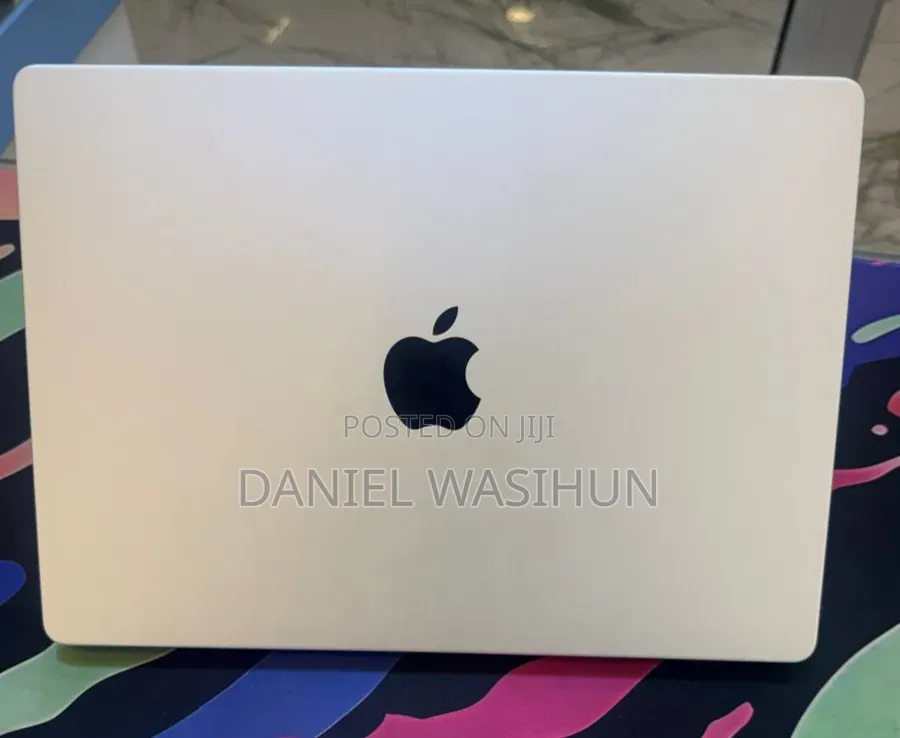 New Laptop Apple MacBook Pro 2021 M1 16GB Apple M1 Pro SSD 512GB