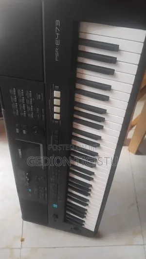 Yamaha PSR 473