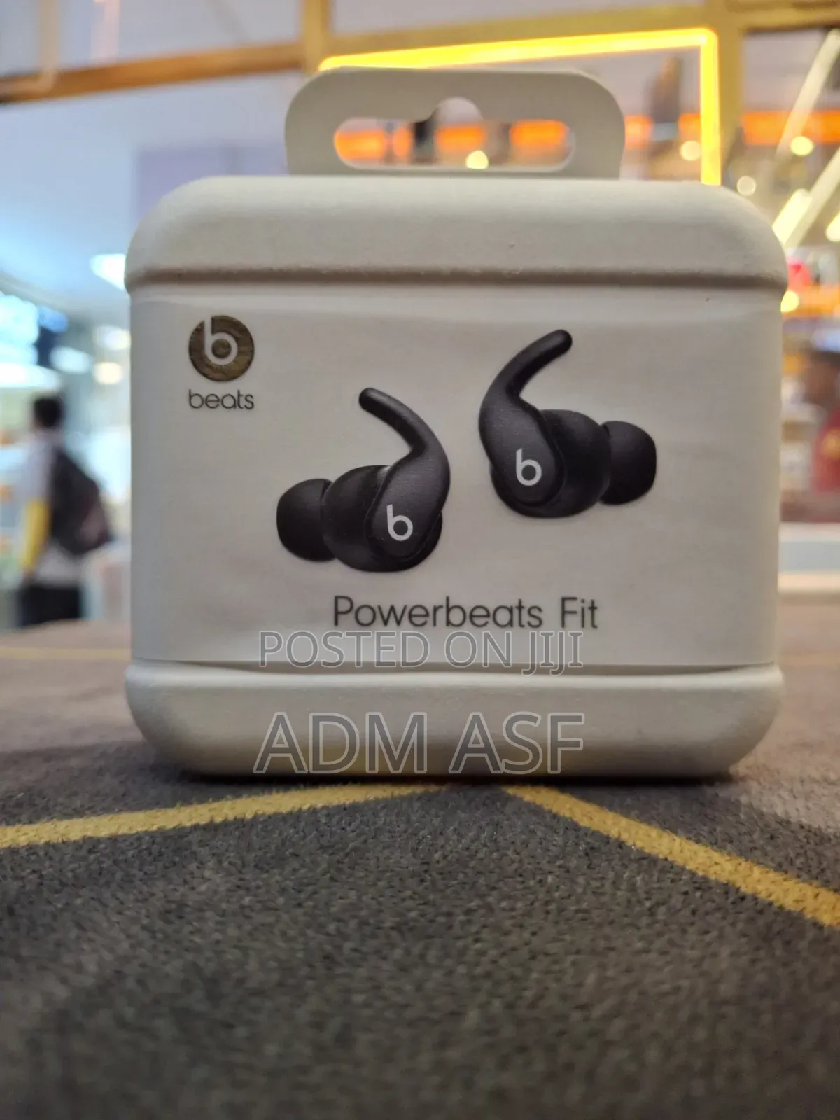 Powerbeats Fit