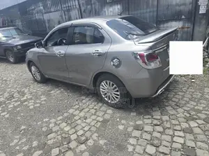 Suzuki Dzire 2022 Silver