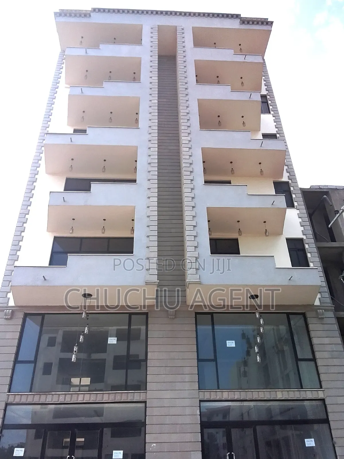 20bdrm Apartment in Akaky Kaliti for sale
