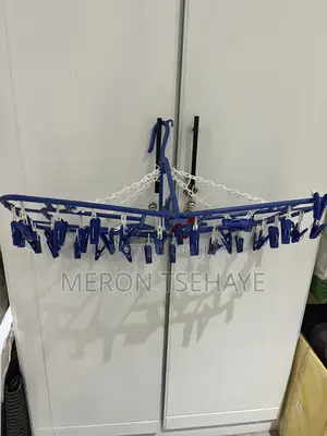 Cloth Hanger With 40 Clips