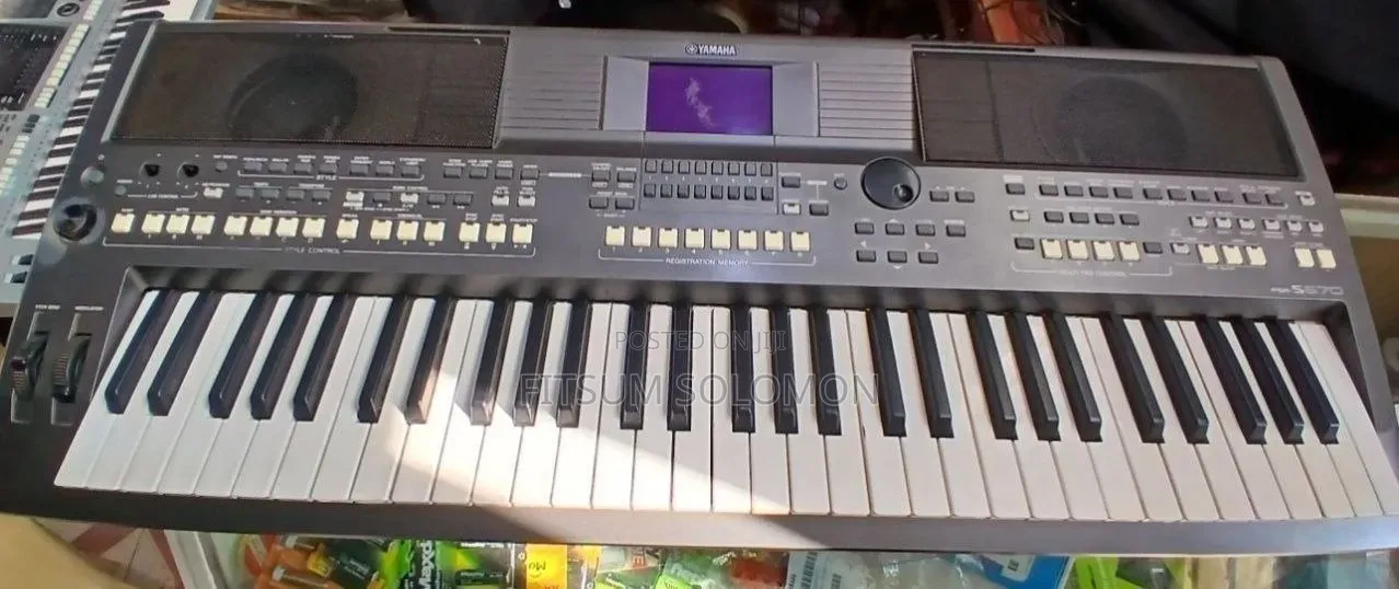 Yamaha PSR 670 KEYBOARD