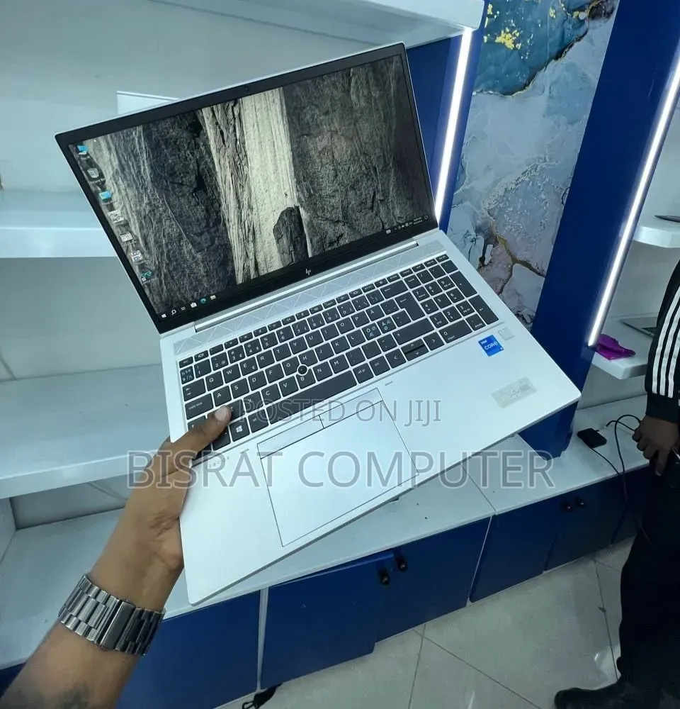 New Laptop HP EliteBook 850 G8 16GB Intel Core i5 SSD 512GB