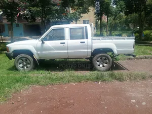 Toyota Hilux 1997 White