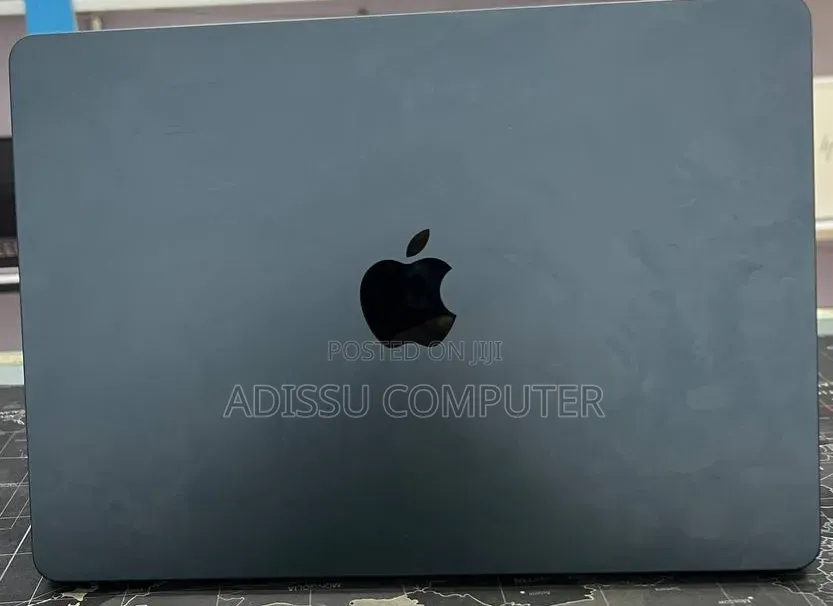 New Laptop Apple MacBook Air 2022 M2 16GB Apple M2 SSD 512GB
