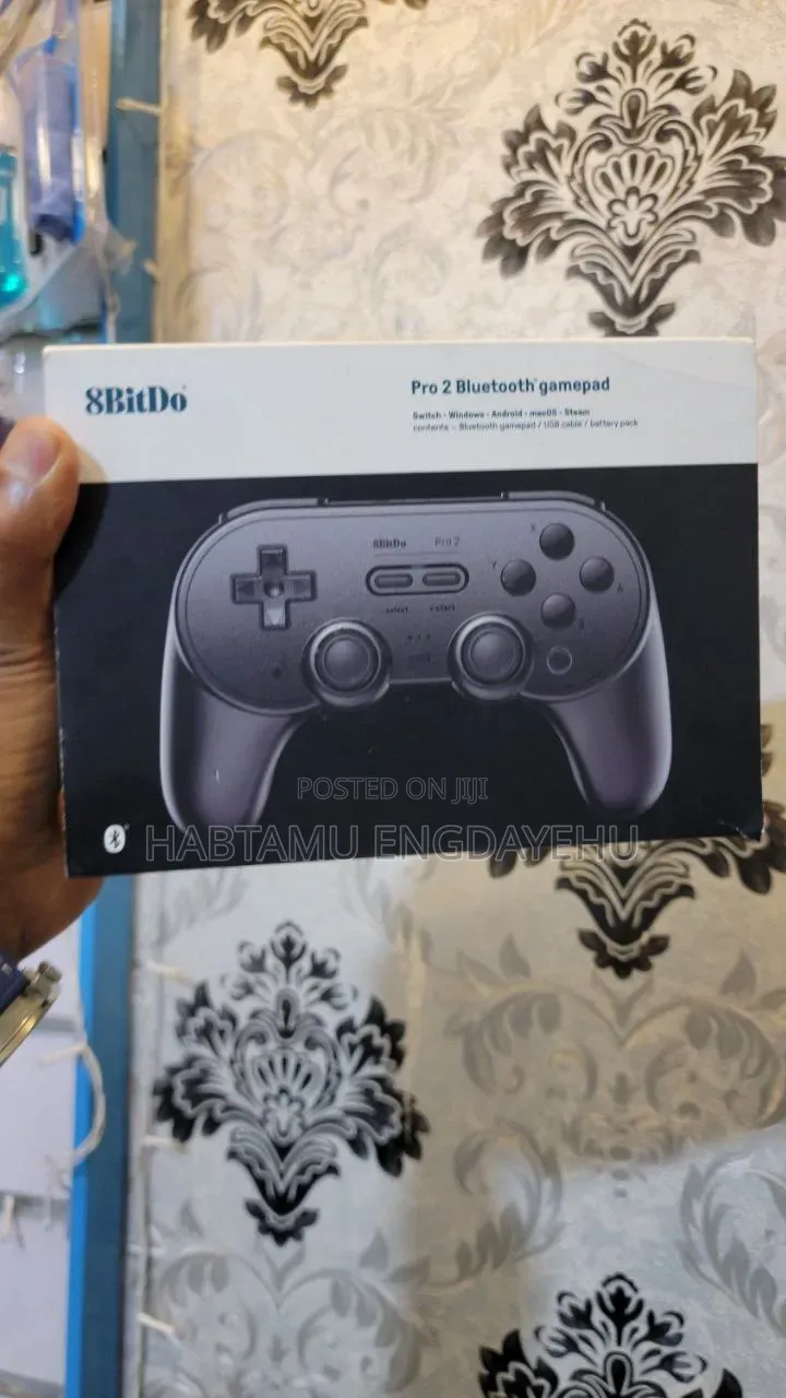  8BitDo Pro 2 Bluetooth Gamepad