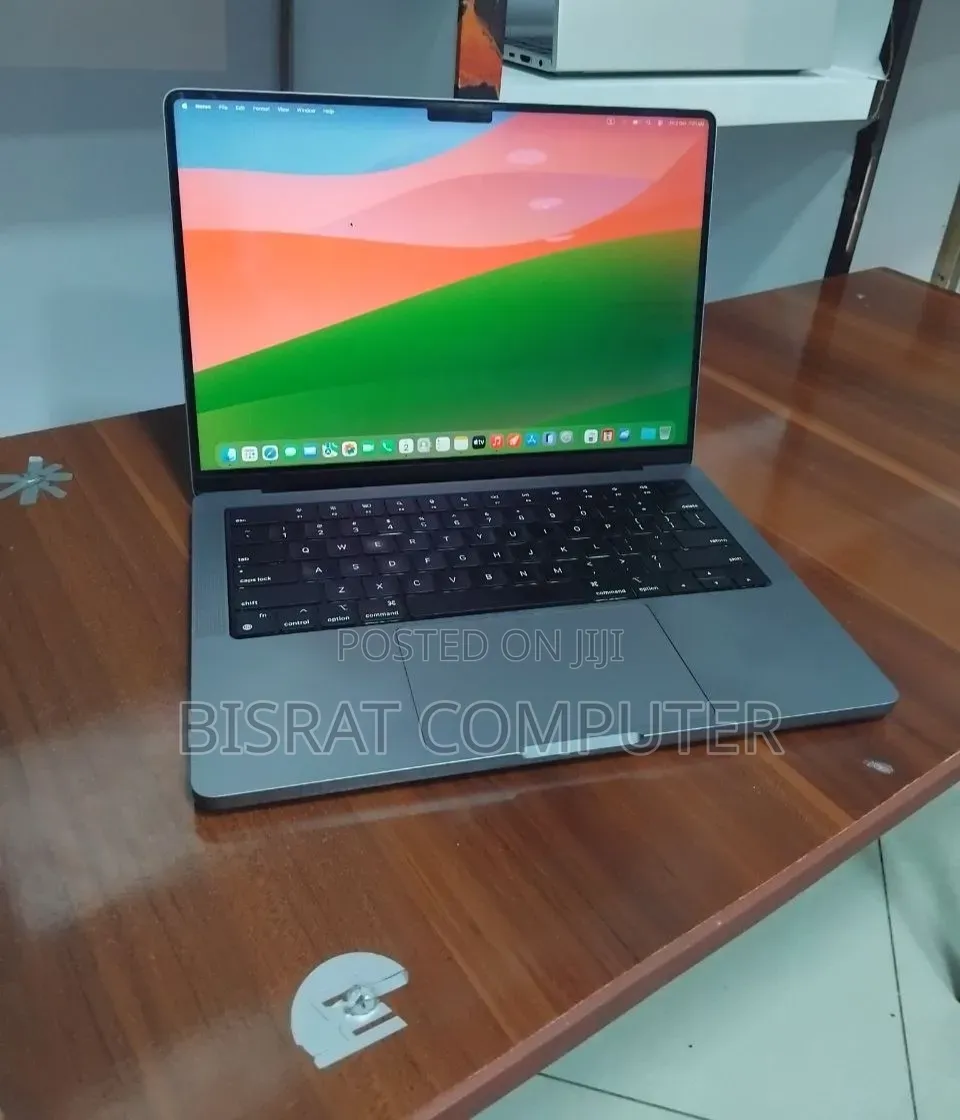 New Laptop Apple MacBook Pro 2021 M1 32GB Apple M1 Pro SSD 512GB
