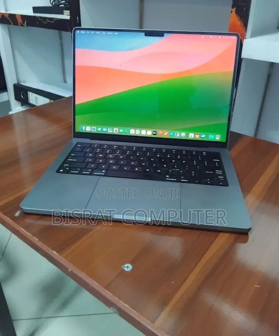 New Laptop Apple MacBook Pro 2021 M1 32GB Apple M1 Pro SSD 512GB
