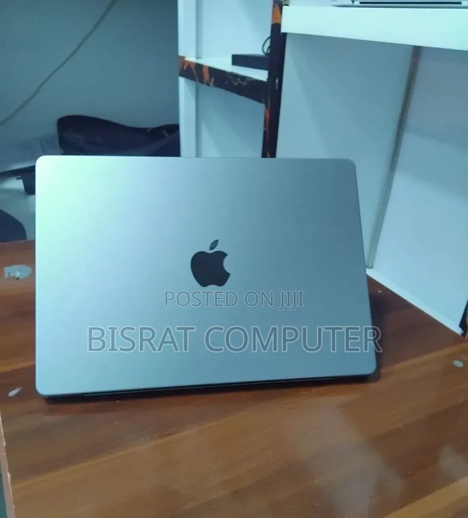 New Laptop Apple MacBook Pro 2021 M1 32GB Apple M1 Pro SSD 512GB