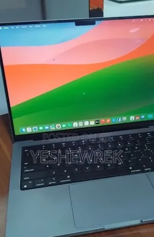 New Laptop Apple MacBook Pro 2019 16GB Intel Core i7 SSD 512GB