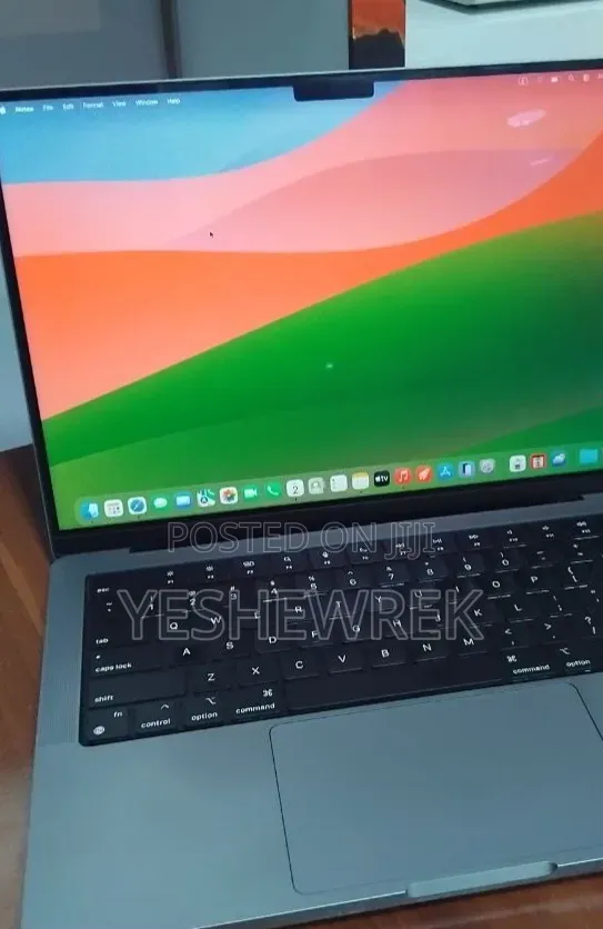 New Laptop Apple MacBook Pro 2019 16GB Intel Core i7 SSD 512GB