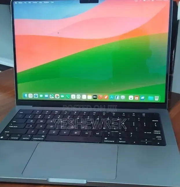 New Laptop Apple MacBook Pro 2019 16GB Intel Core i7 SSD 512GB