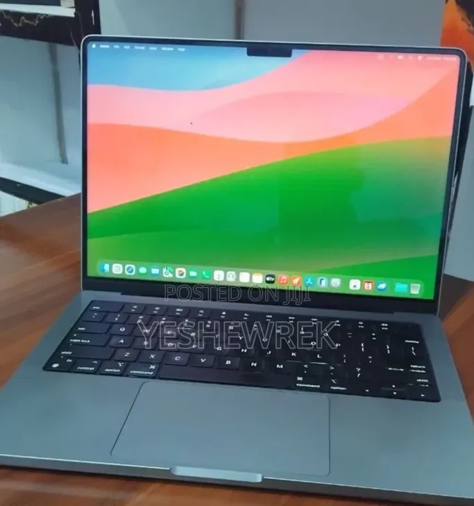 New Laptop Apple MacBook Pro 2019 16GB Intel Core i7 SSD 512GB
