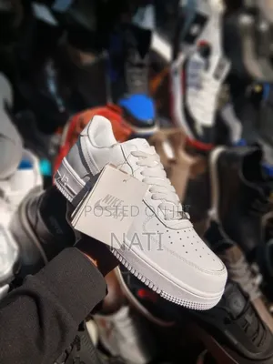 Nike Air Force 1 Low "Triple White"(All-White)
