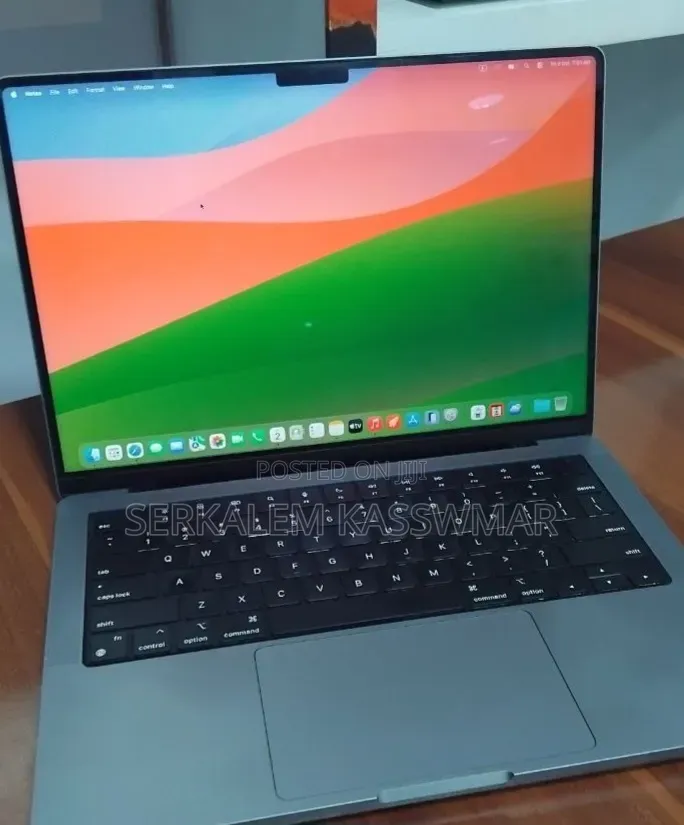 New Laptop Apple MacBook Pro 2021 M1 32GB Apple M1 SSD 512GB