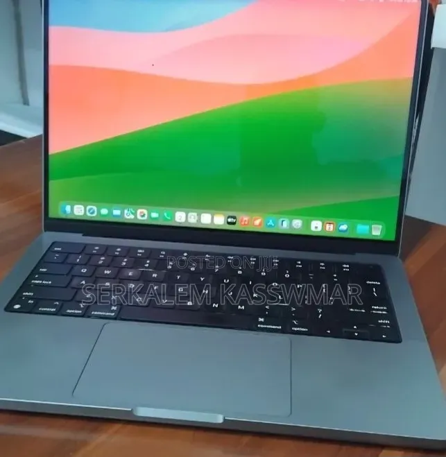 New Laptop Apple MacBook Pro 2021 M1 32GB Apple M1 SSD 512GB