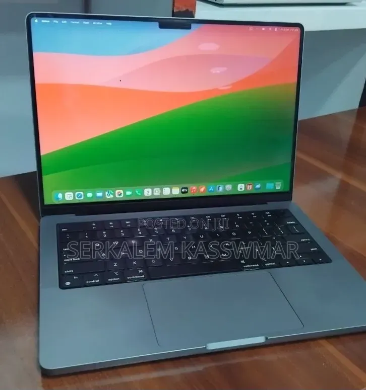 New Laptop Apple MacBook Pro 2021 M1 32GB Apple M1 SSD 512GB